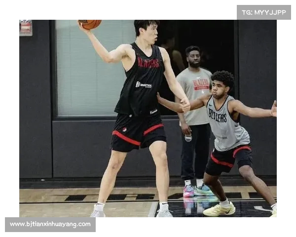 杨瀚森:CBA重视身体对抗 NBA侧重转换进攻节奏和快速反击 杨瀚森:CBA重视身体对抗 NBA侧重转换进攻节奏和快速反击